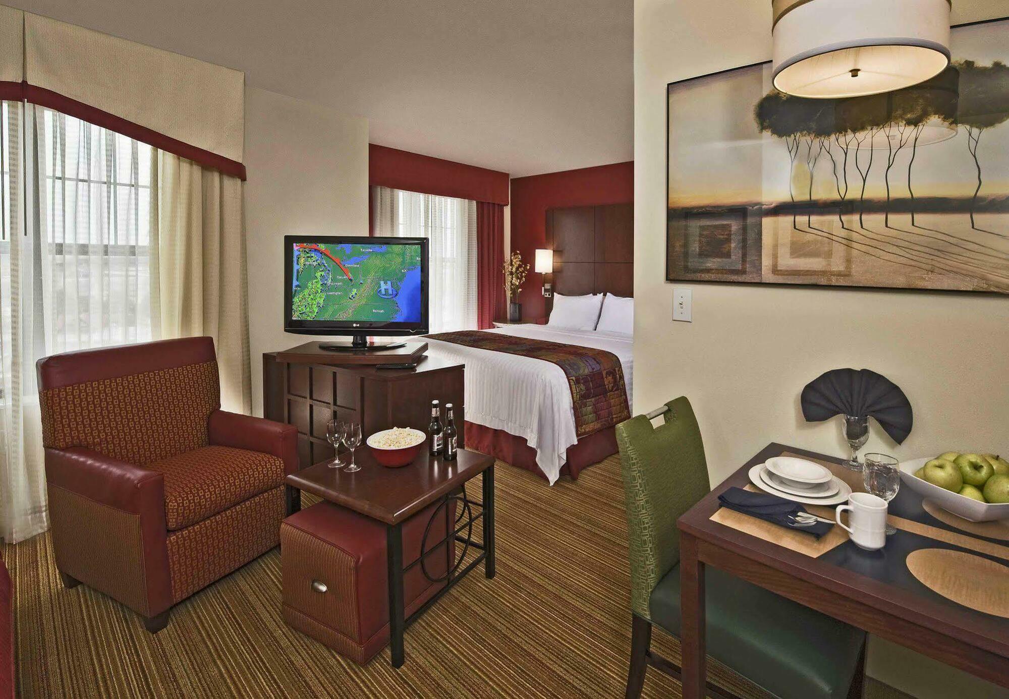 Residence Inn By Marriott Springfield Old Keene Mill Room photo